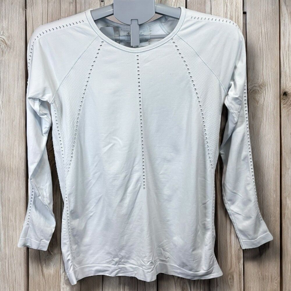 Athleta Shirt Sz Small Foothill Seamless Long Sleeve Laser Cut Light Blue